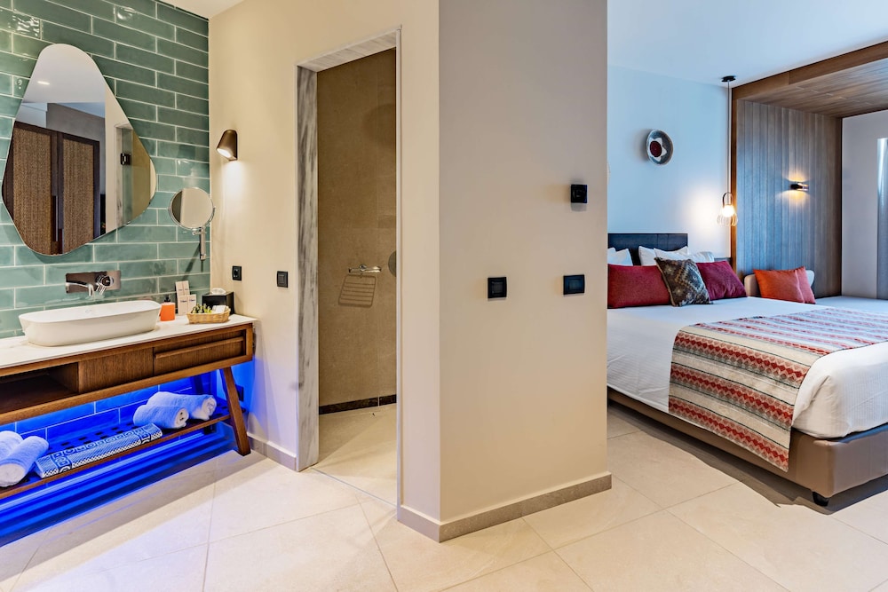 Minos Ambassador Suites Spa 16/50