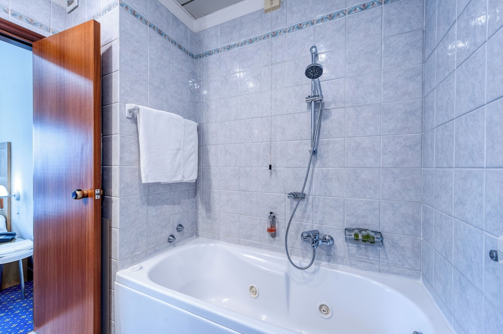 Hotel Barsotti 38/45