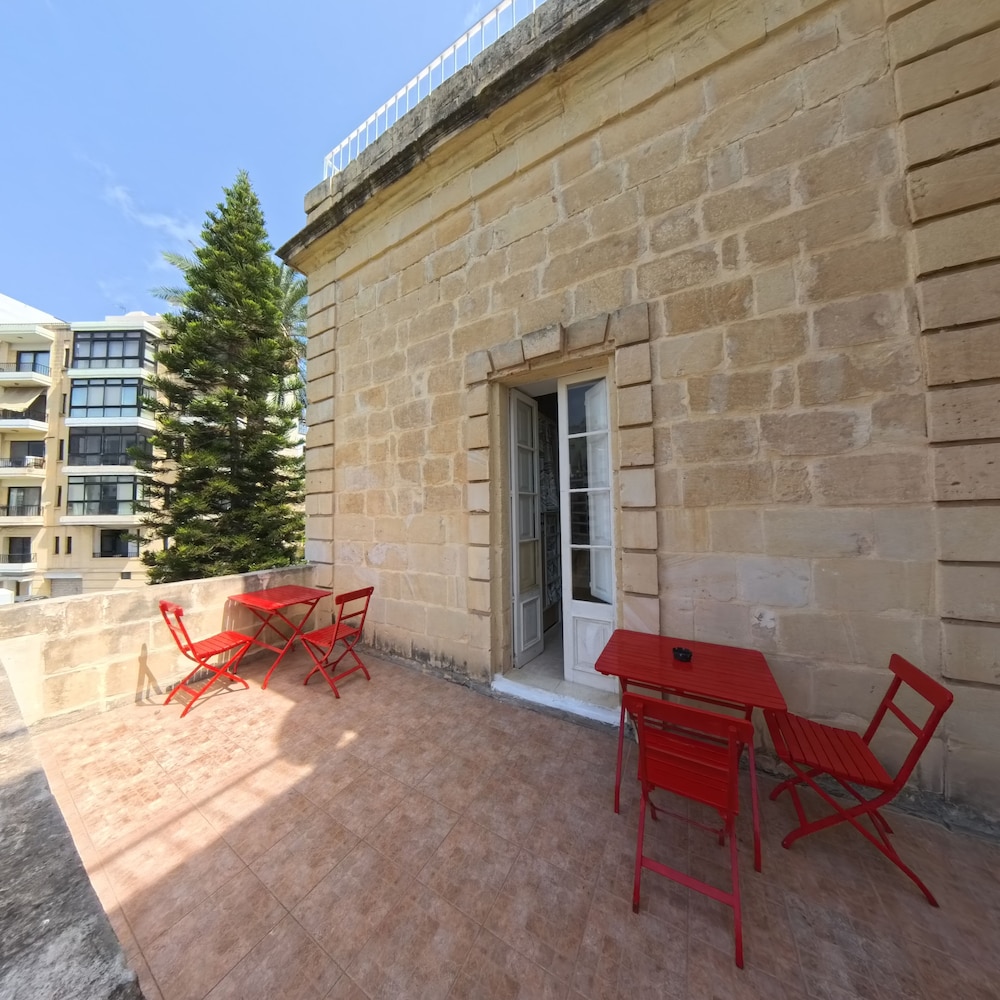 Inhawi Hostel 42/50