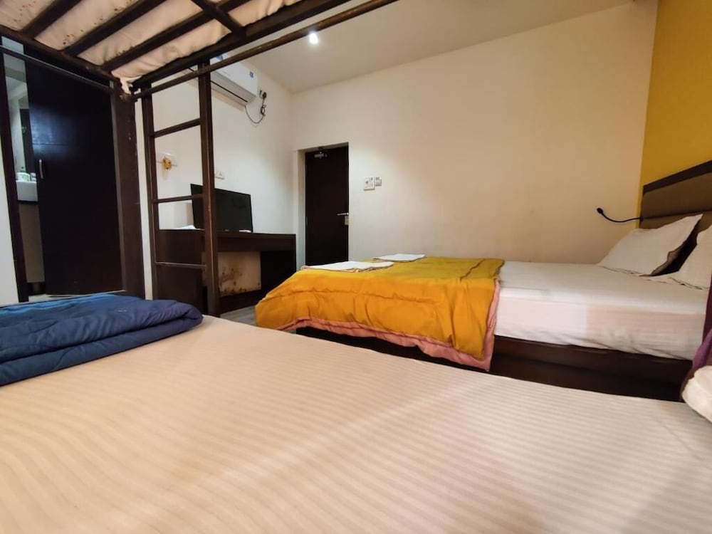 Joey's Hostel 9/47