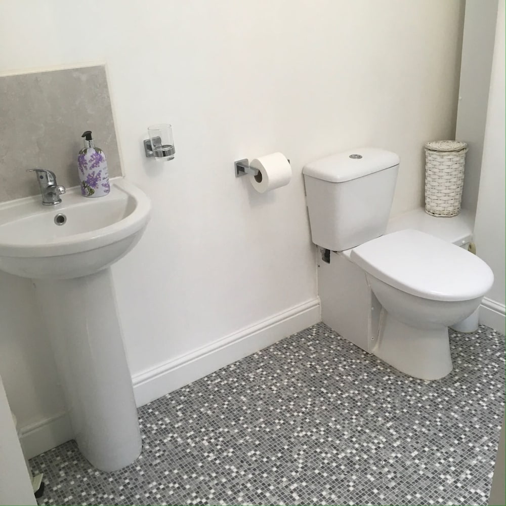 Regent Serviced Suites 23/26