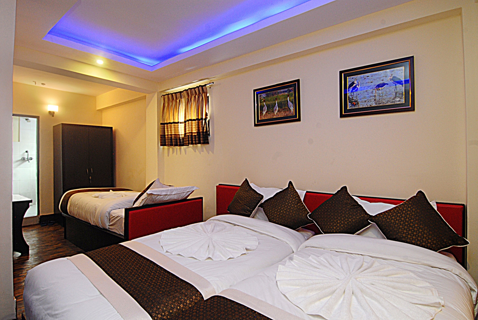 3 BEDROOMS, FAMILY, COURTYARD VIEW