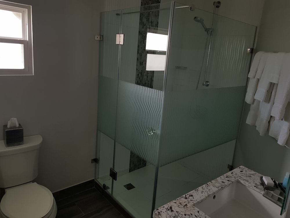 King's Hotel & Residences 33/33
