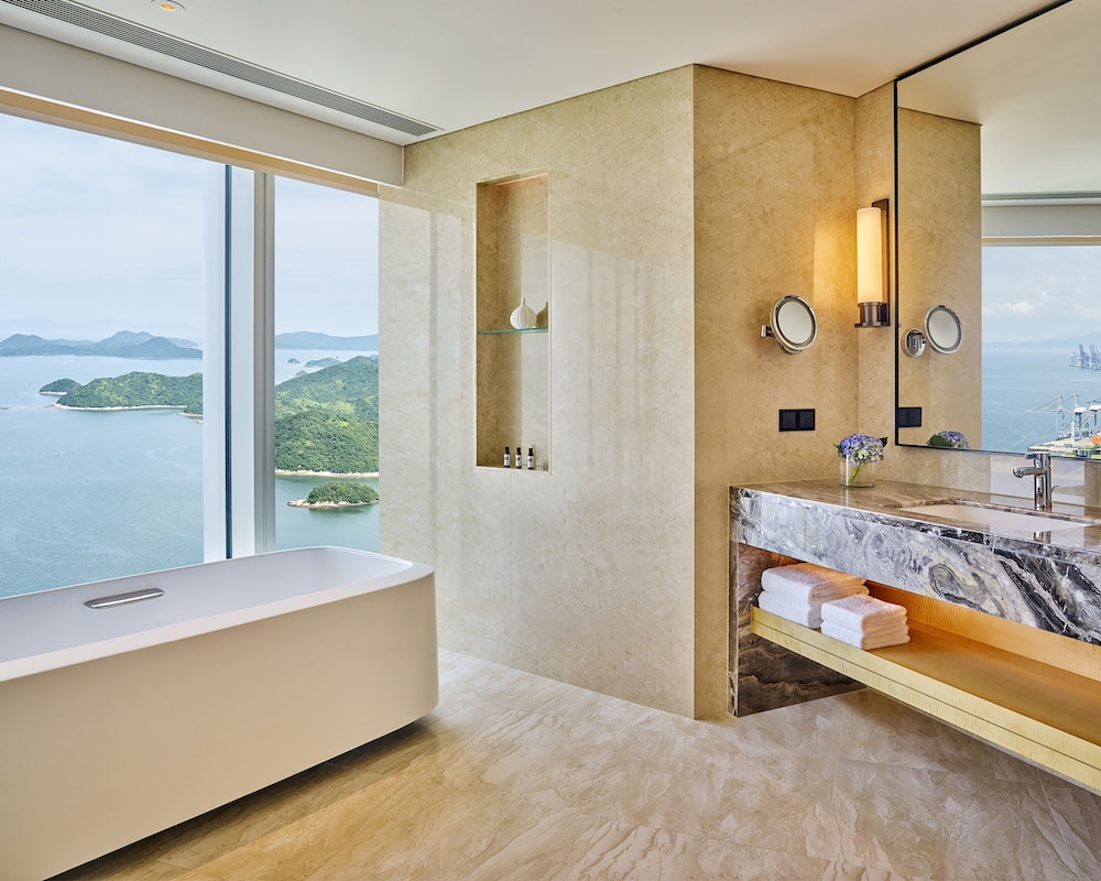 Hyatt Regency Shenzhen Yantian 17/68