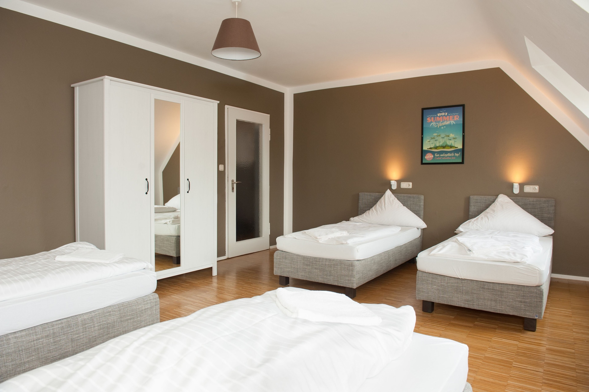2 BEDROOMS, APARTMENT, CITY VIEW