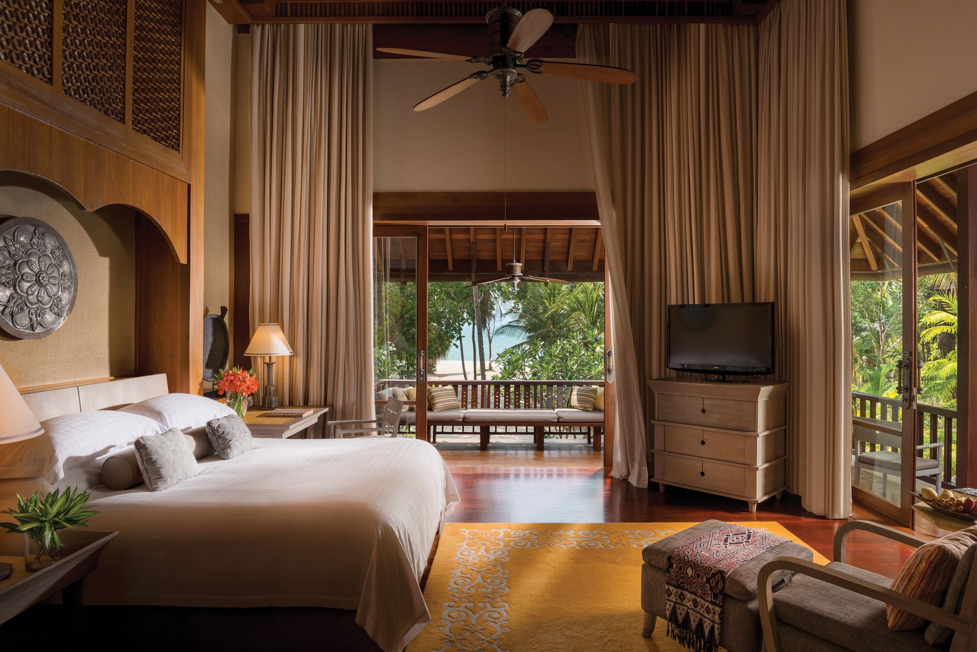 PARTIAL SEA VIEW UPPER FLOOR KING
