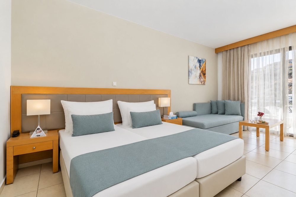 Deluxe, Double Bed, Lateral Side Sea View, Sofa