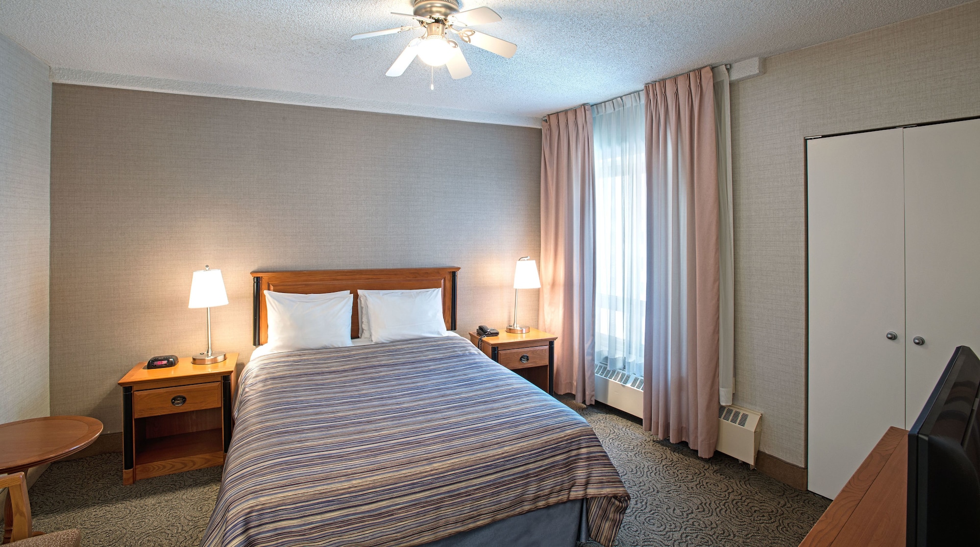 2 BEDROOMS, SUITE