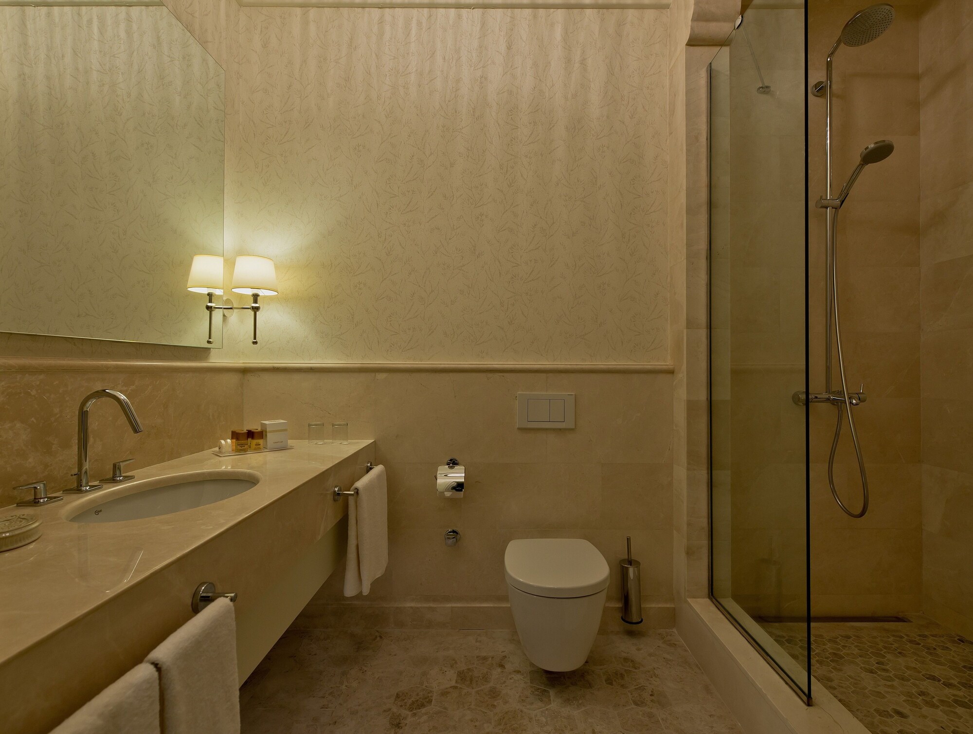 FAMILY SUITE, DOUBLE BED