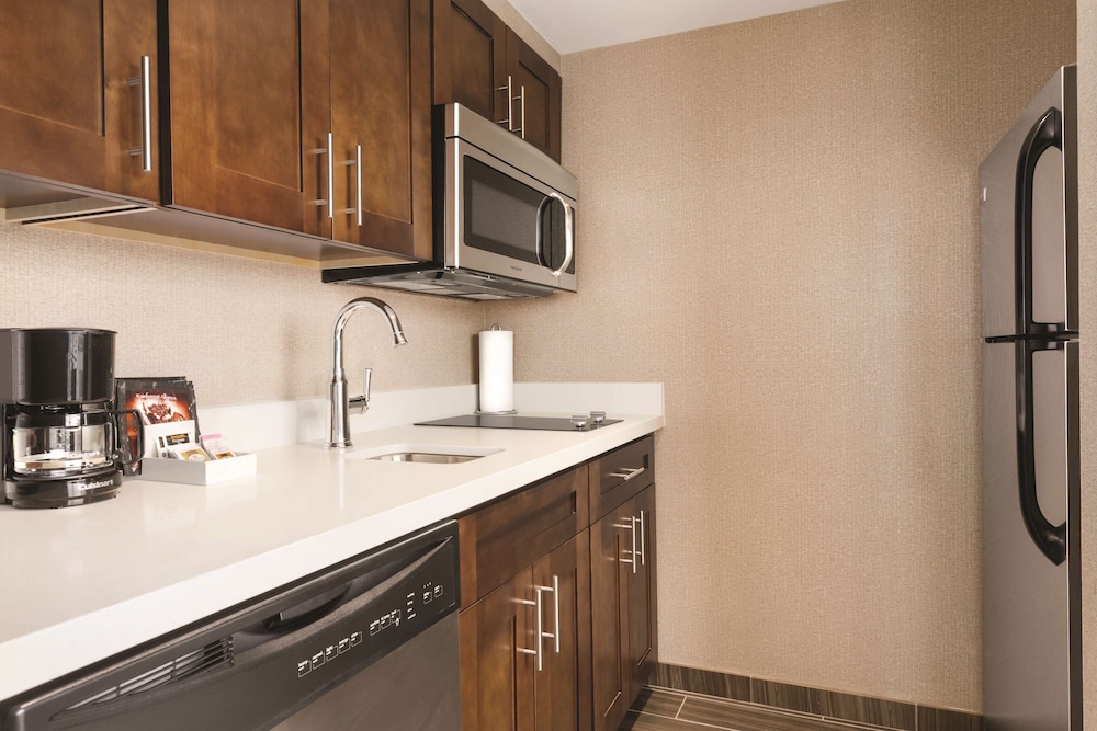 HOMEWOOD SUITES BY HILTON WASHINGTON DC CAPITOL-NAVY YARD 62/76