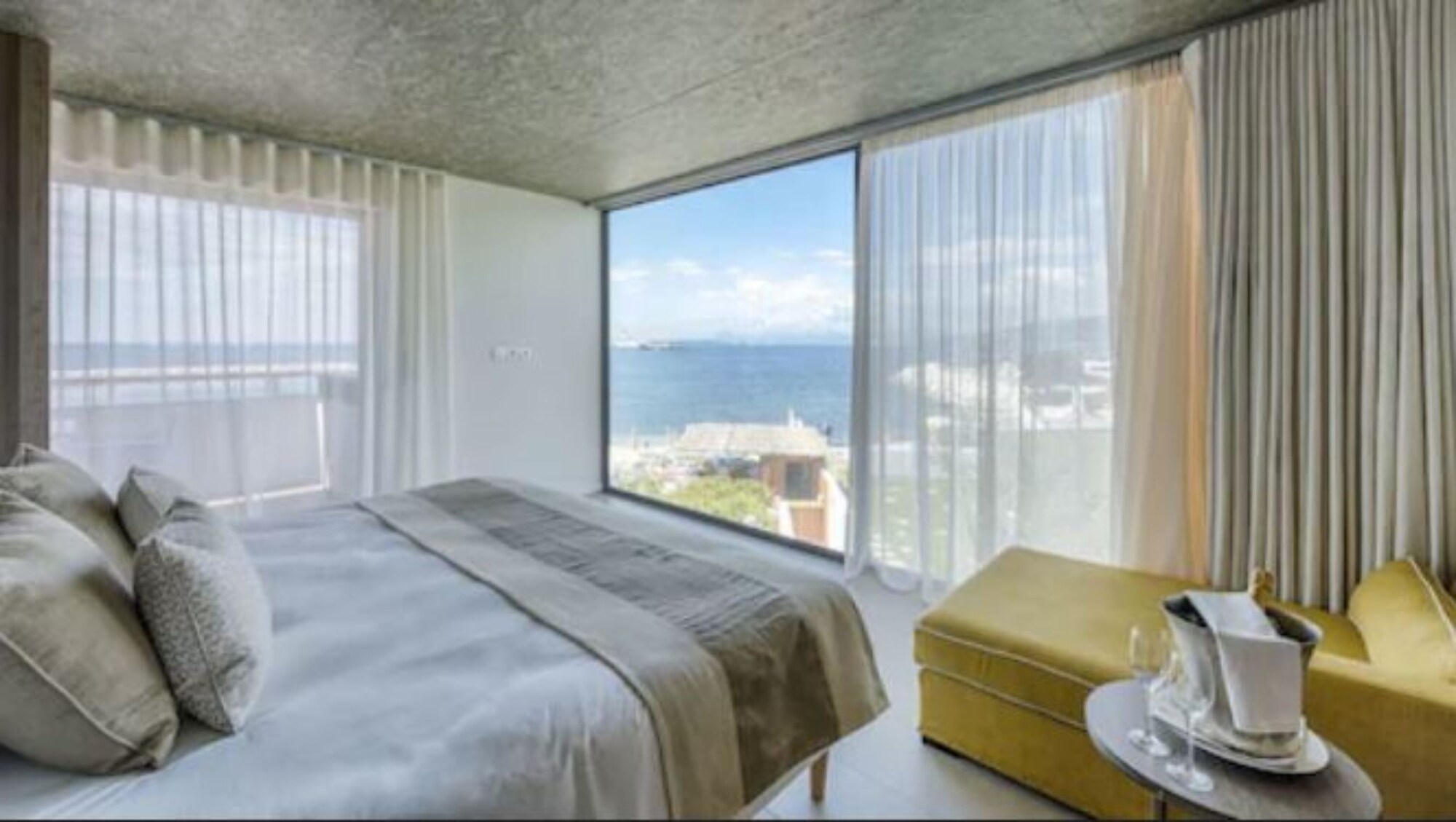 SUITE, DOUBLE BED