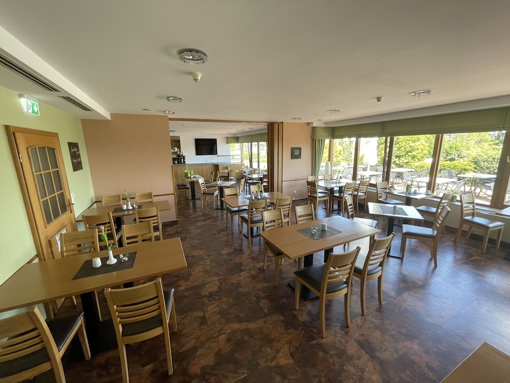Landhotel Dresden 24/50