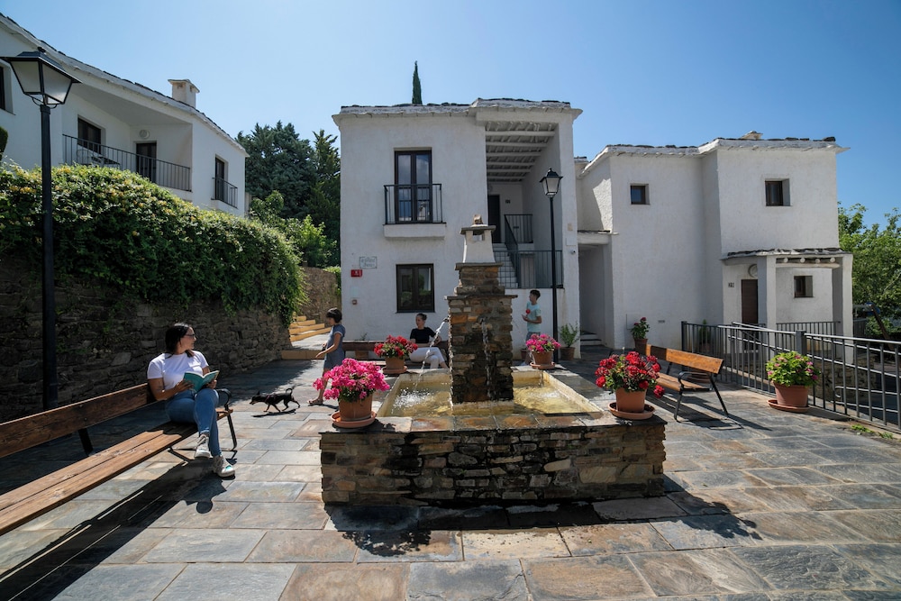 Villa Turistica de Bubion 49/57