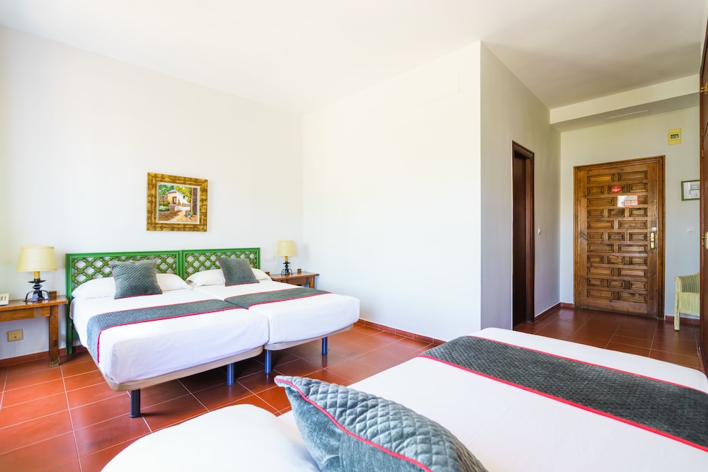 OYO HOTEL LAS CUMBRES 16/39