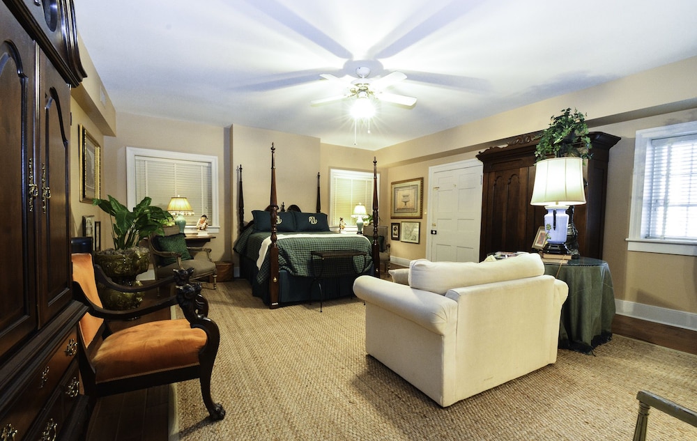 Choctaw Hall Bed and Breakfast 19/29