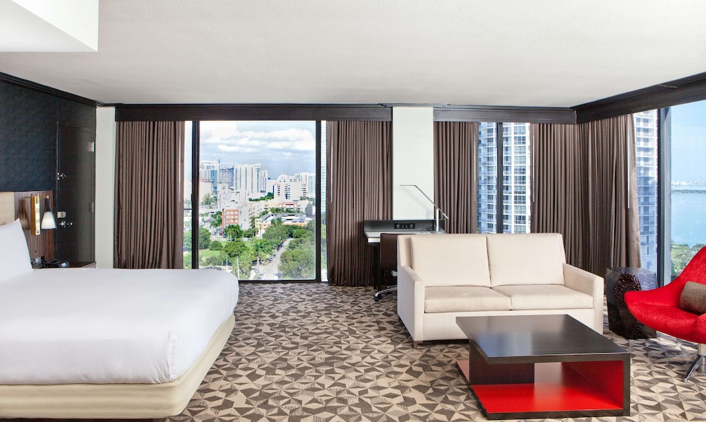 Hilton Miami Downtown 35/55