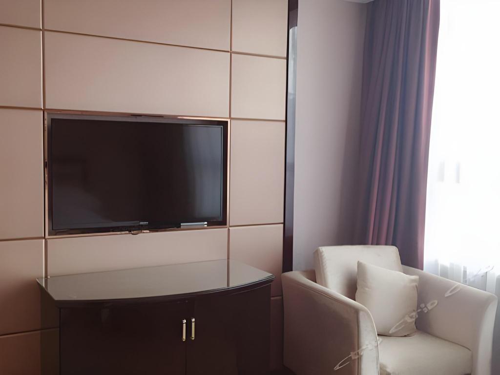 Vienna International Hotel (Zhongshan North Station) 42/57