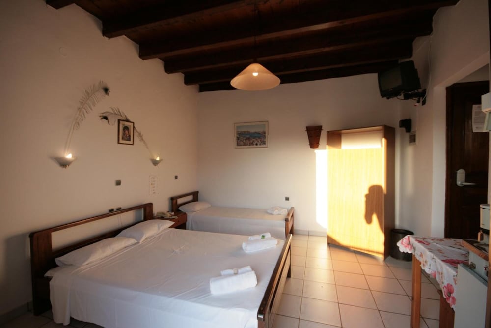 Chania Rooms 7/48