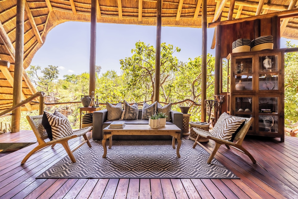 Buffalo Ridge Safari Lodge 18/50