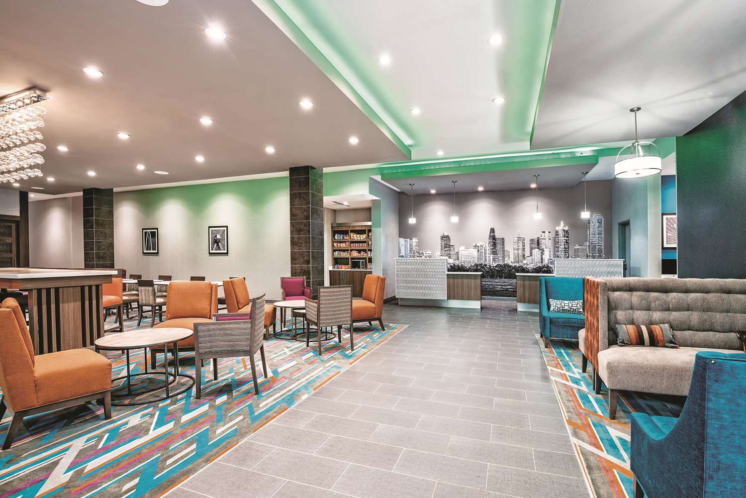 La Quinta Inn & Suites by Wyndham Dallas Grand Prairie North 27/42