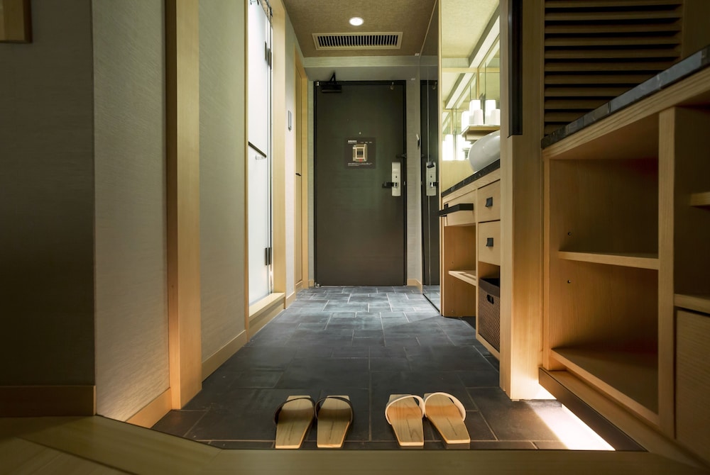 Kyoto Century Hotel 35/75