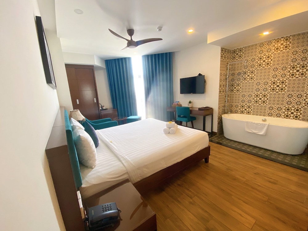 Ritzy Boutique Hotel Da Nang 36/77