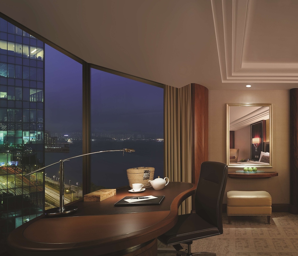 Kowloon Shangri-La Hong Kong 30/69