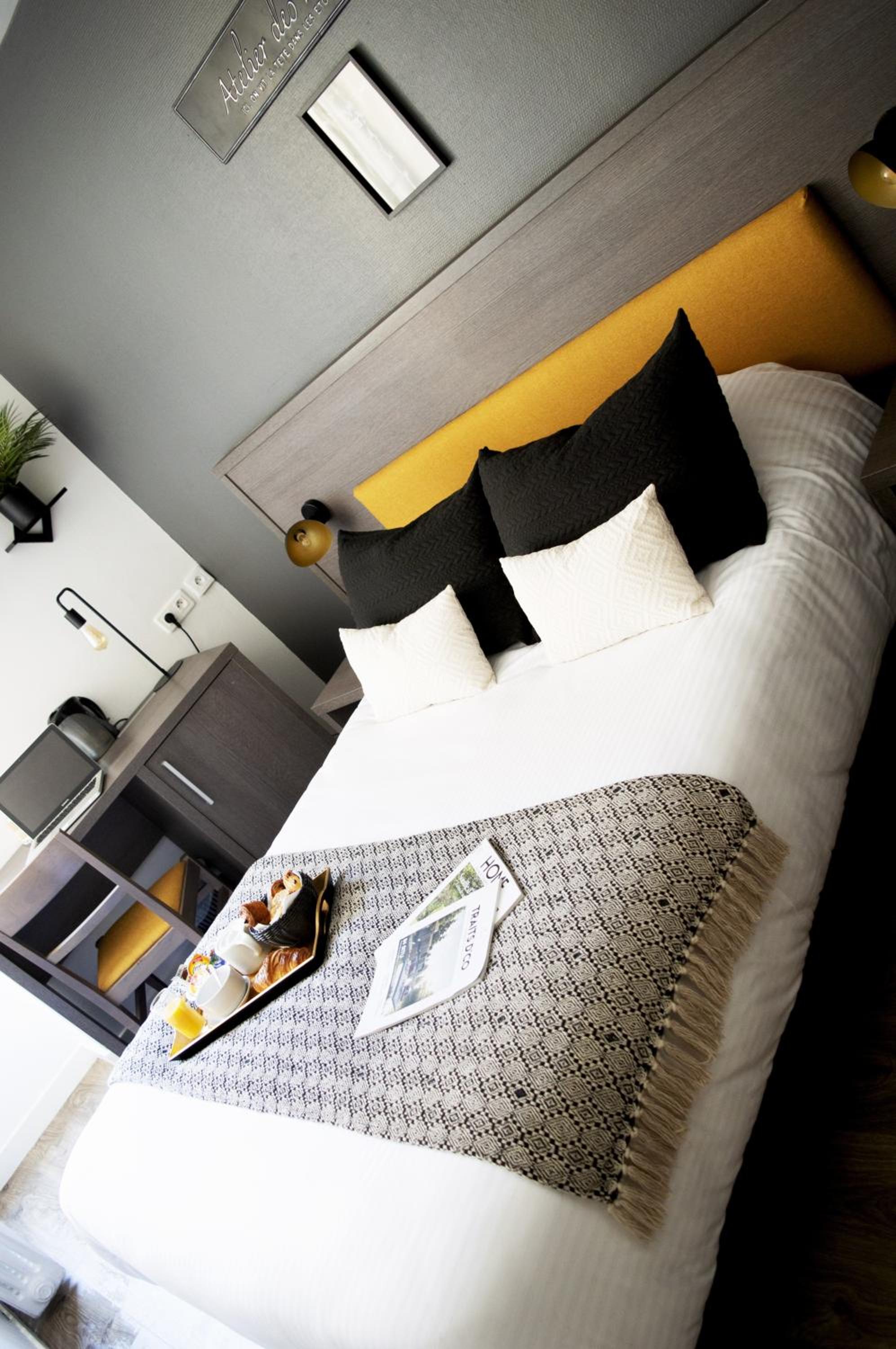 Room, Double Bed