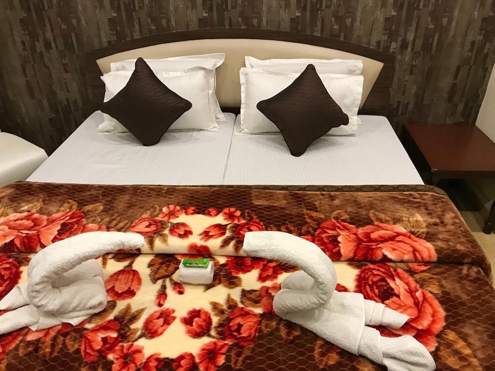 Hotel Sheela 28/53