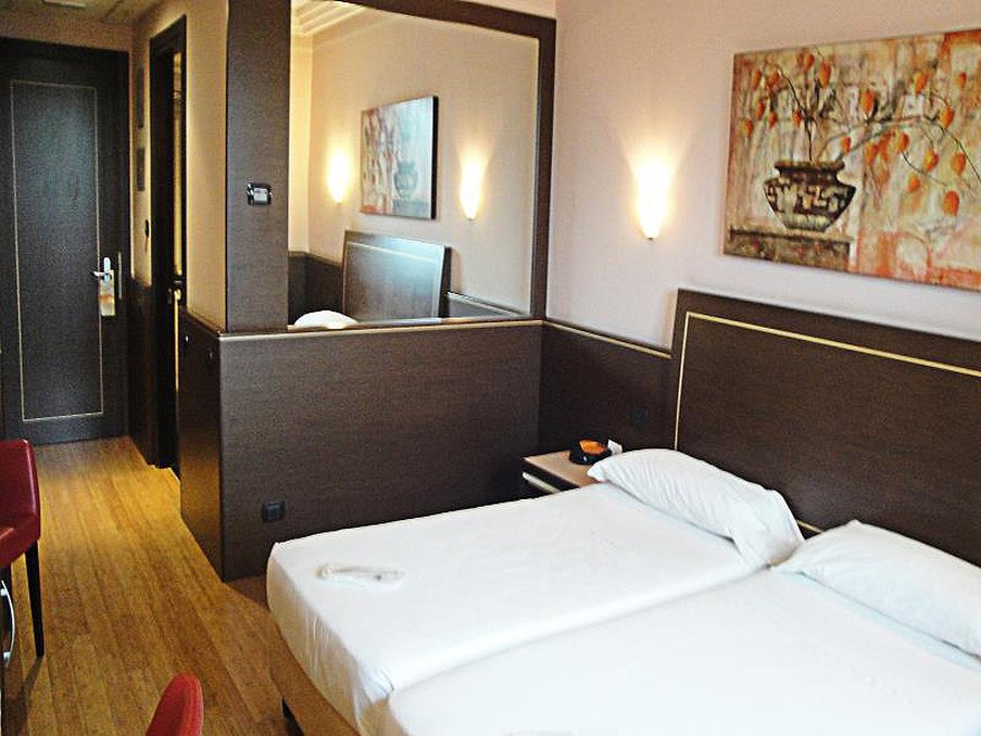Room, Twin Beds