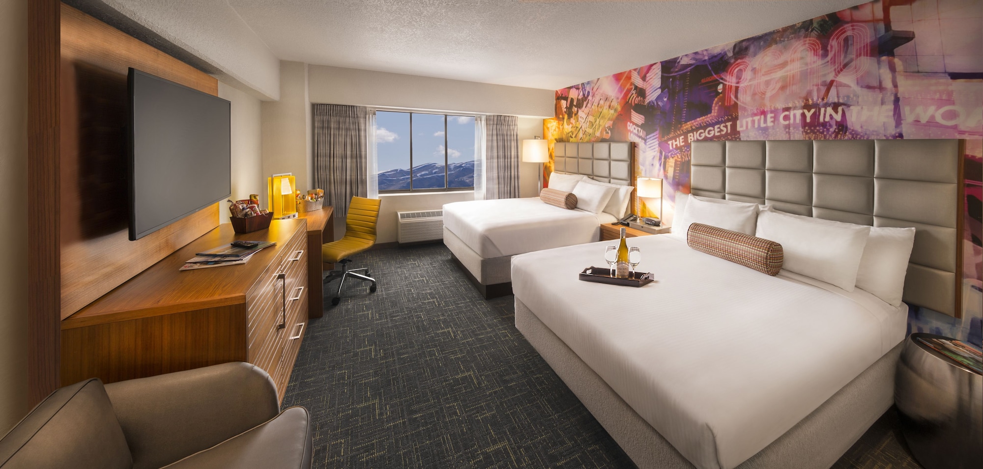 Luxury, 2 Queen Beds, North Tower
