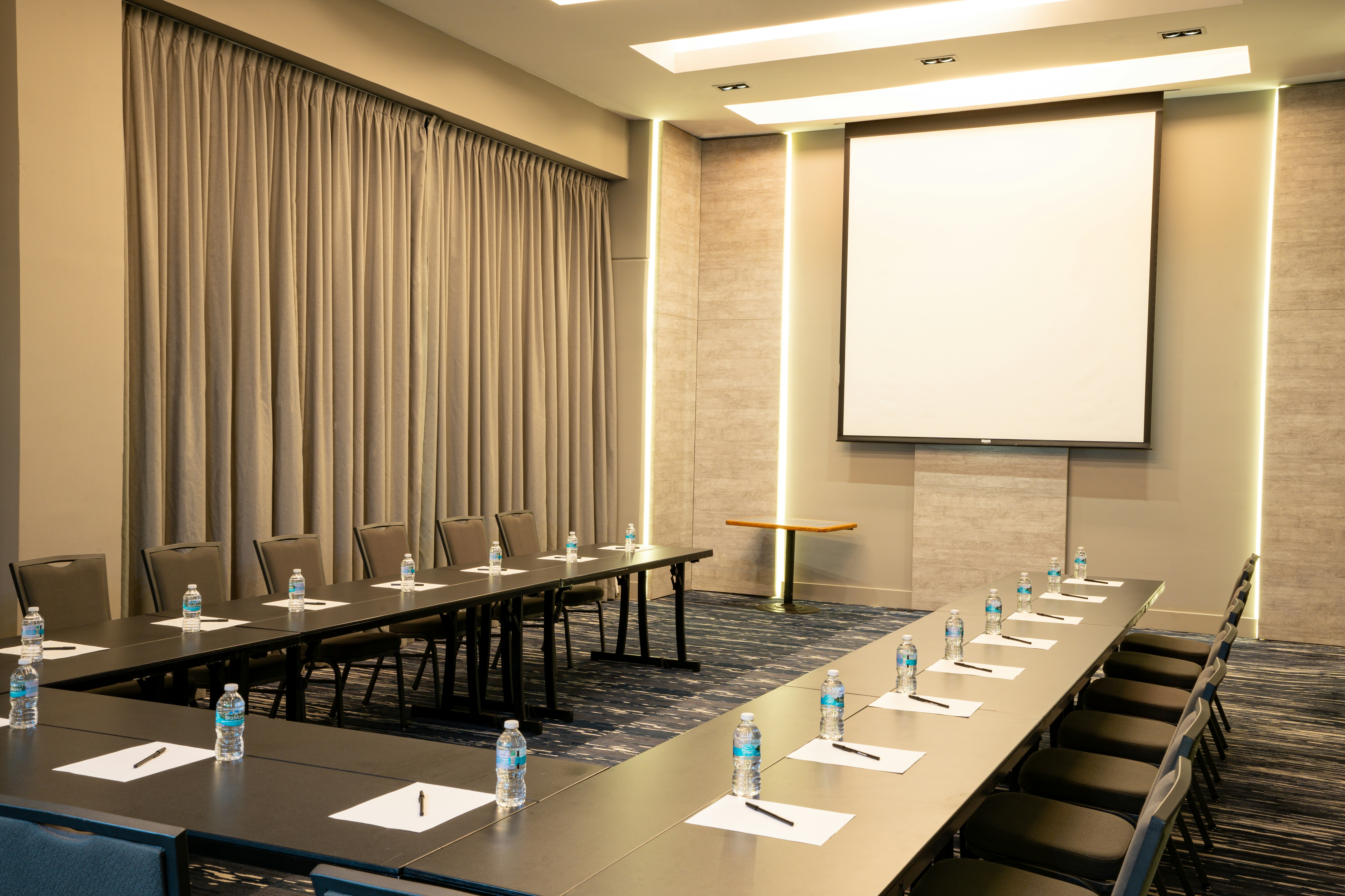 Hilton Garden Inn Mexico City Santa Fe 50/73