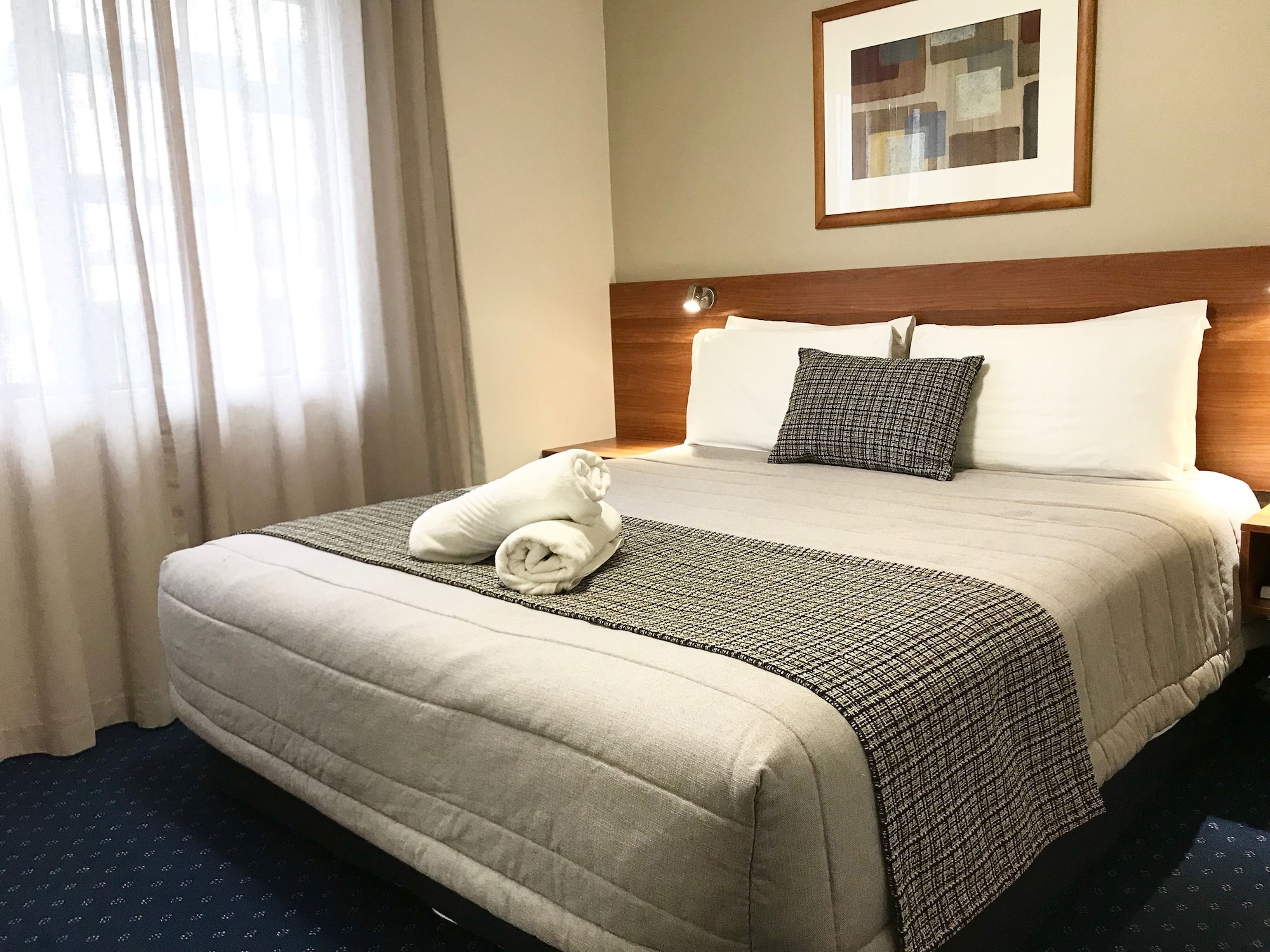 DELUXE, SUITE