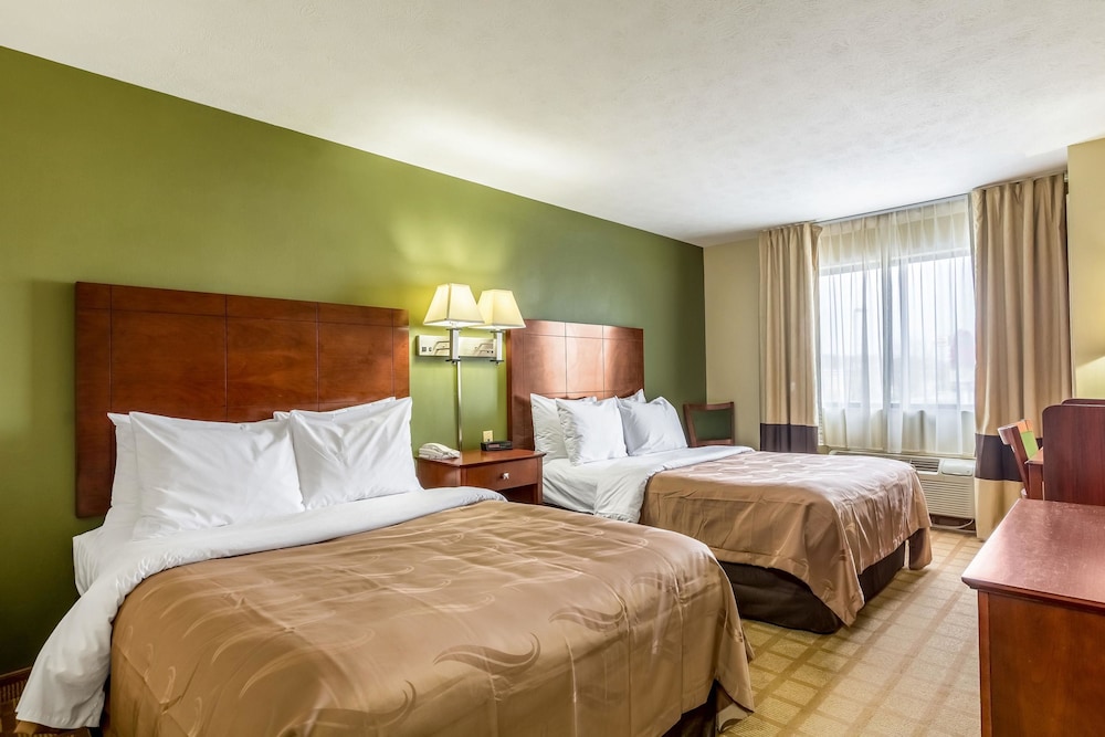 Quality Inn I-74 Batesville 15/41