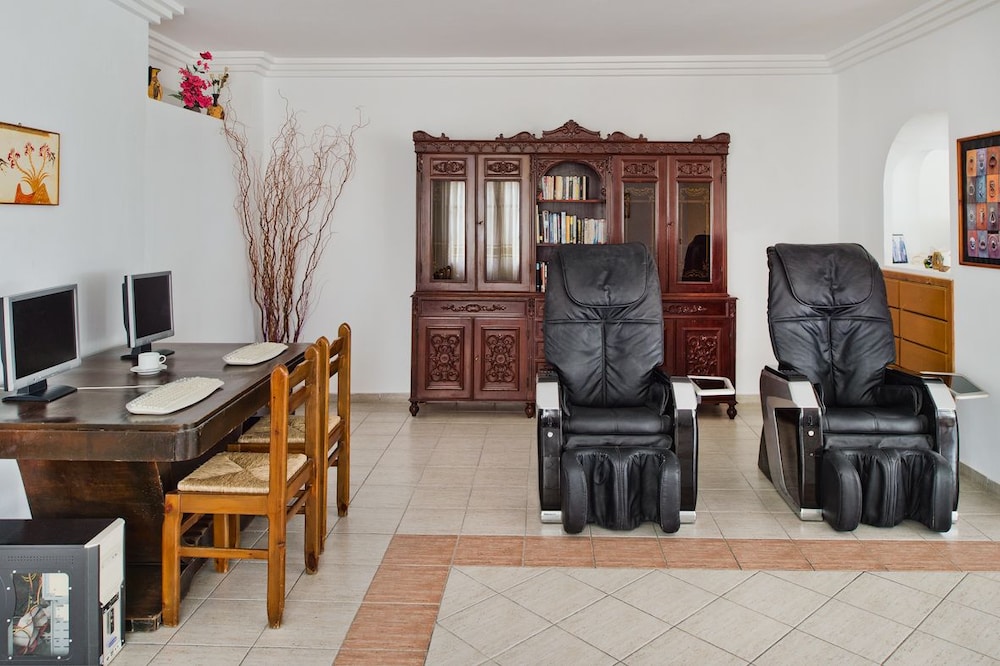 Makarios Hotel 42/49