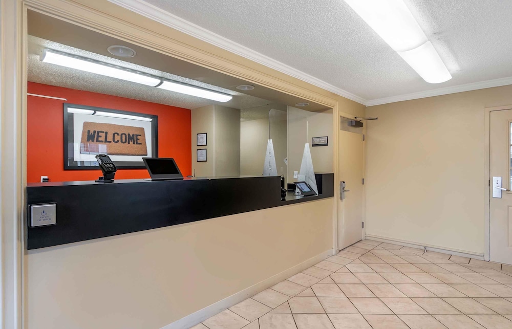 Extended Stay America Seattle-Bellevue-Factoria 8/54