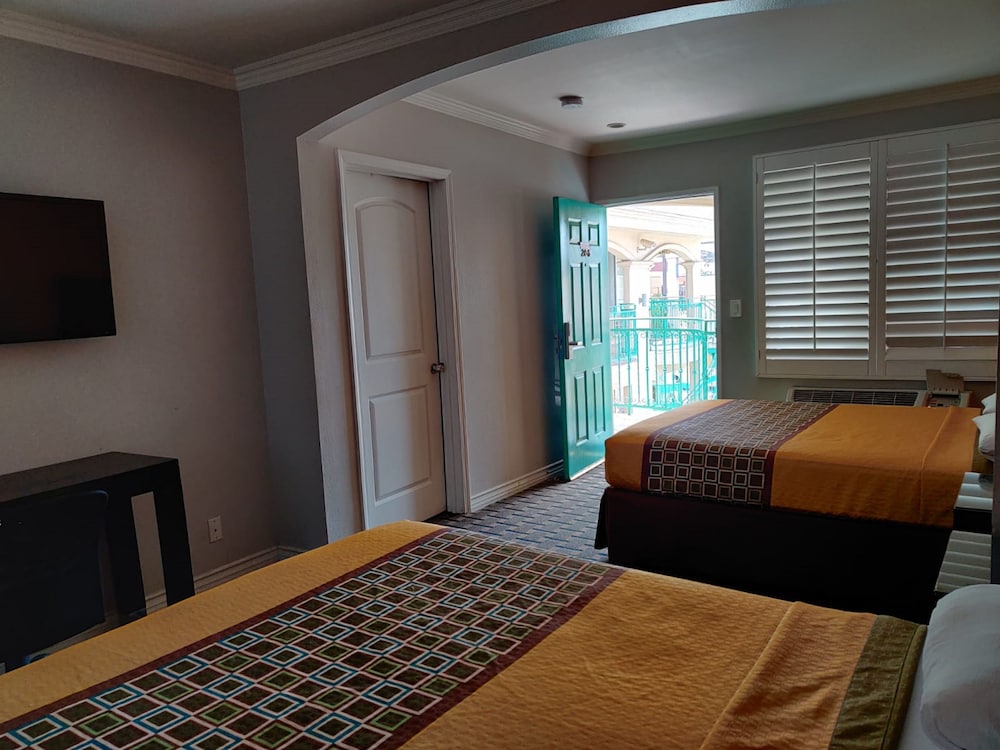 LYFE INN & SUITES by AGA - LAX Airport 44/60