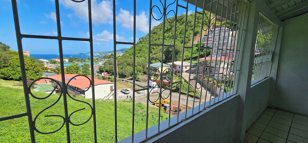 Wave Crest Holiday Apartments 26/51