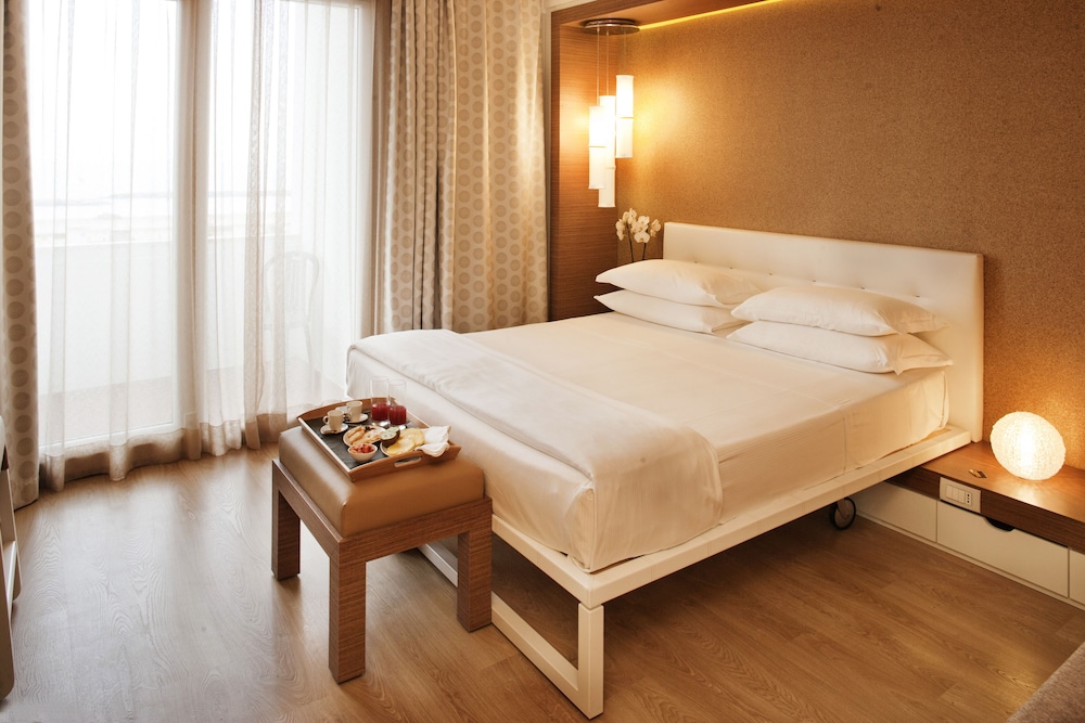 Comfort, Double Bed, Sea View, Balcony, Oxygen Lifestyle Hotel 2/3