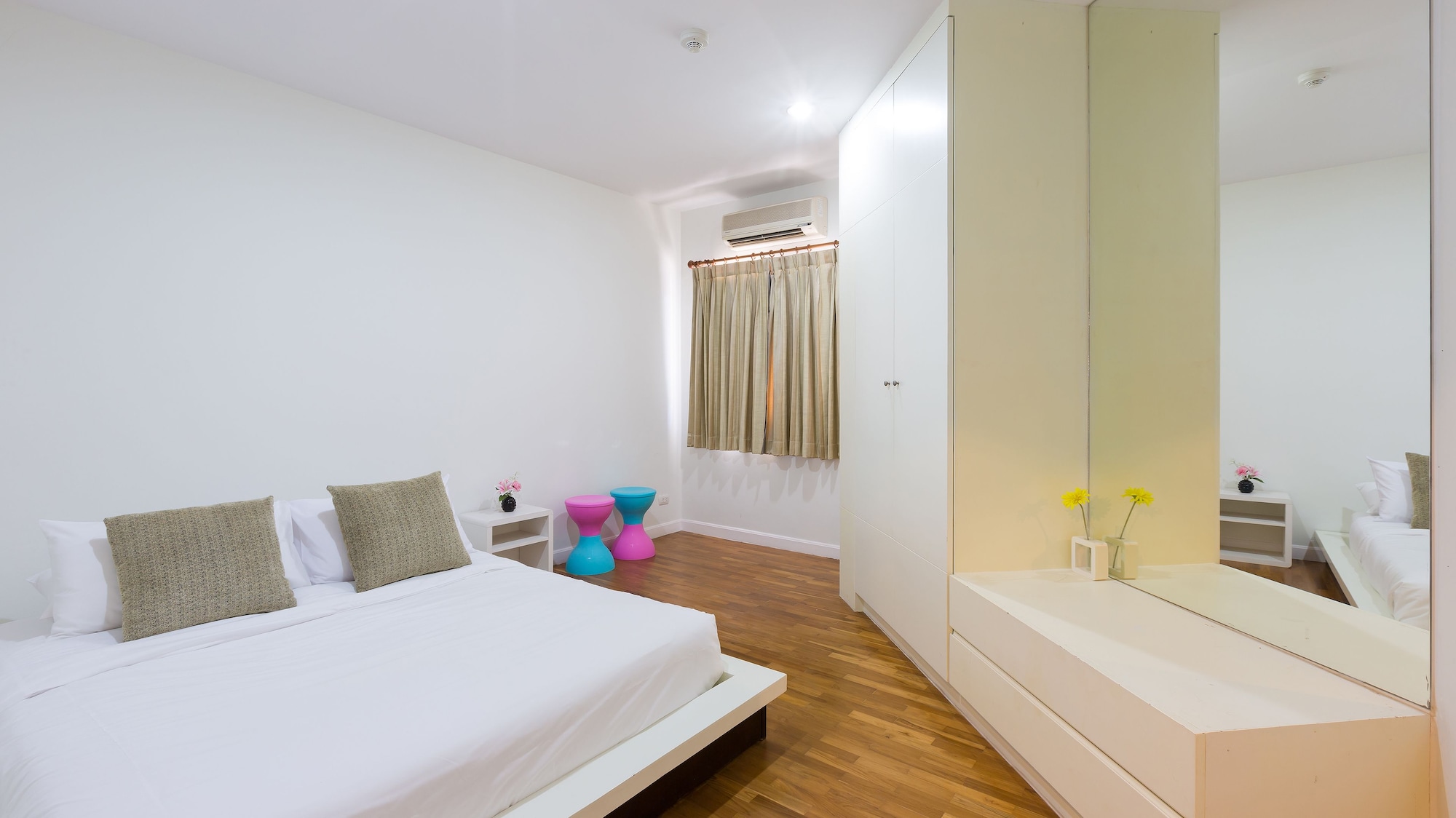 شقة بسرير مزدوج وسريرين منفصلين بإطلالة على البحر بغرفتي نوم، Baan Poolom Beachfront Condominium 5/7