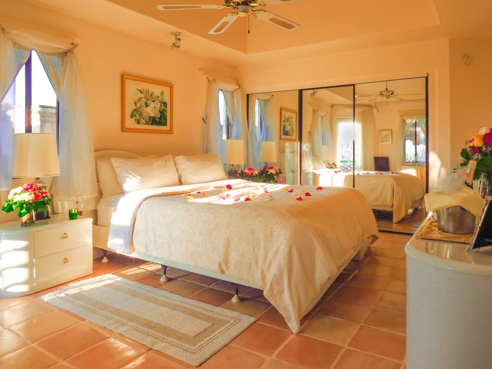 Topanga Canyon Inn Bed and Breakfast 12/49
