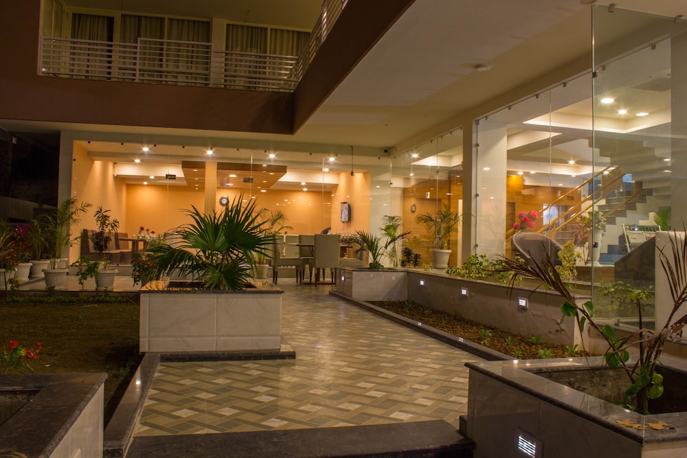 Hotel Rama Trident 9/45