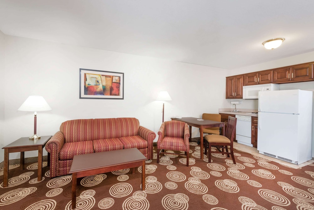 Hawthorn Suites By Wyndham Akron/Seville 16/27
