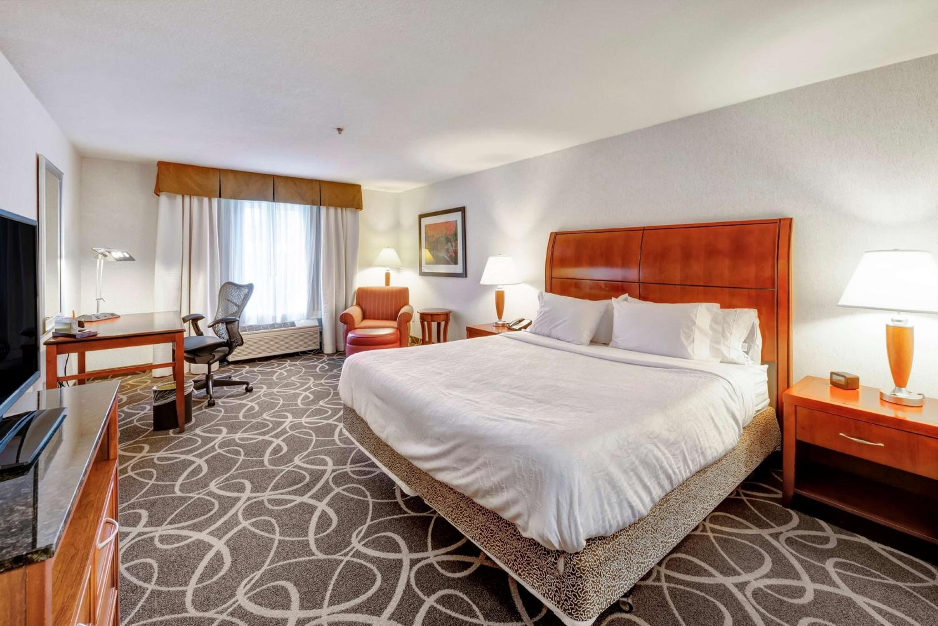 ROOM, KING BED, SOFA