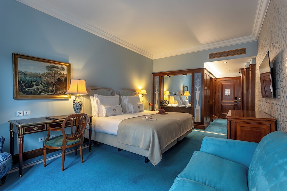 Deluxe, Double Bed, City View