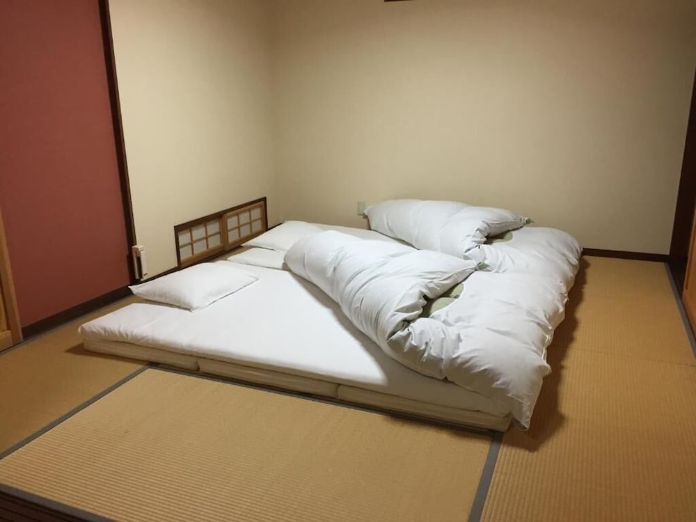 Yufuin Tsubaki 13/56