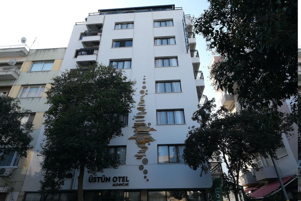 Üstün Otel Alsancak 4/48