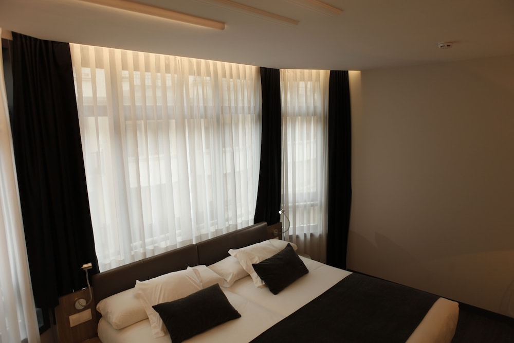 Lux Santiago 34/50