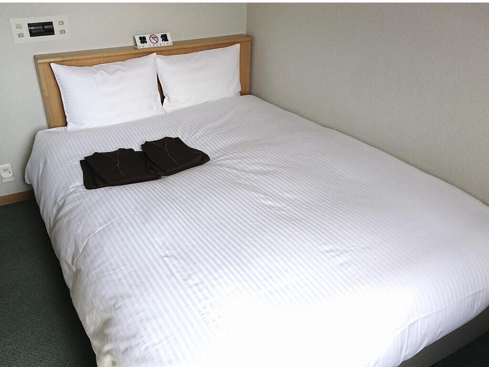 Island Hotel 12/60
