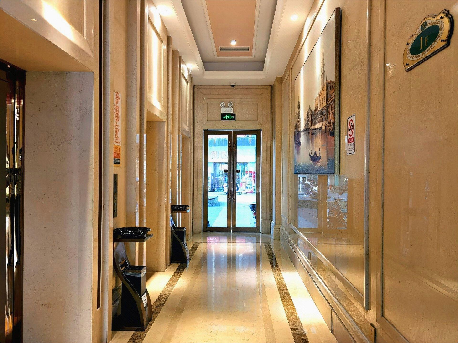 Vienna International Hotel (Zhuhai Gaolangang International) 46/56